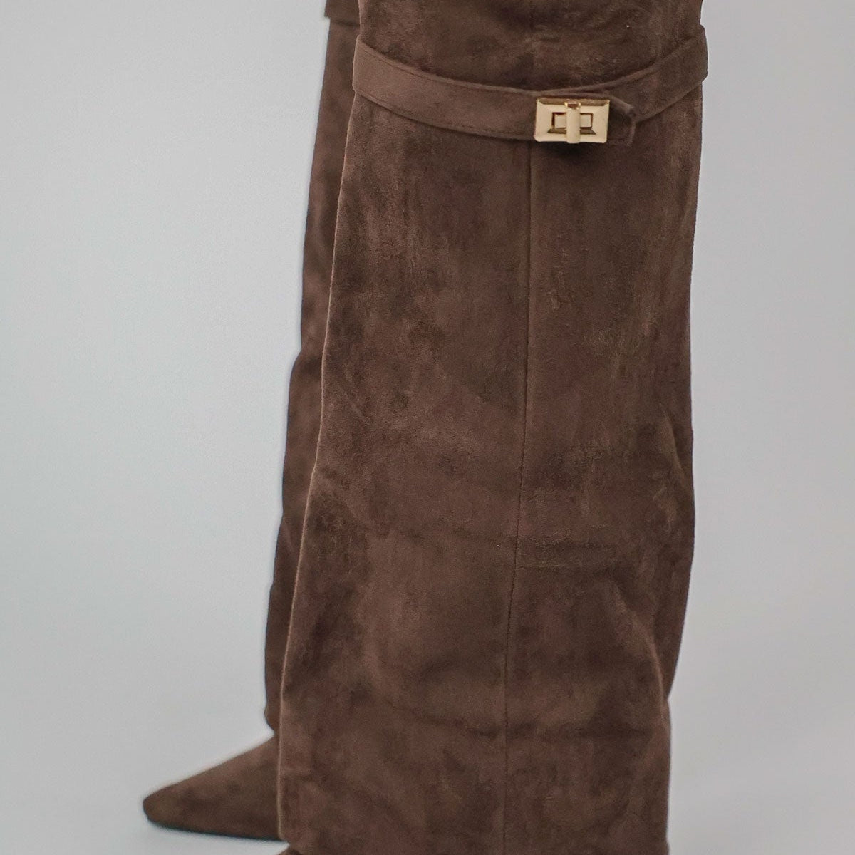 IVY | High-overlap suede heeled boots